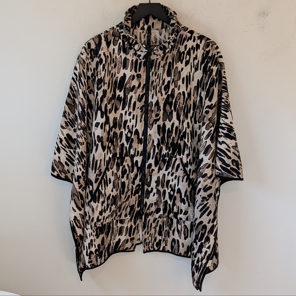 IC by Connie K Women's Leopard Poncho Jacket Size Large Lagenlool Animal Print